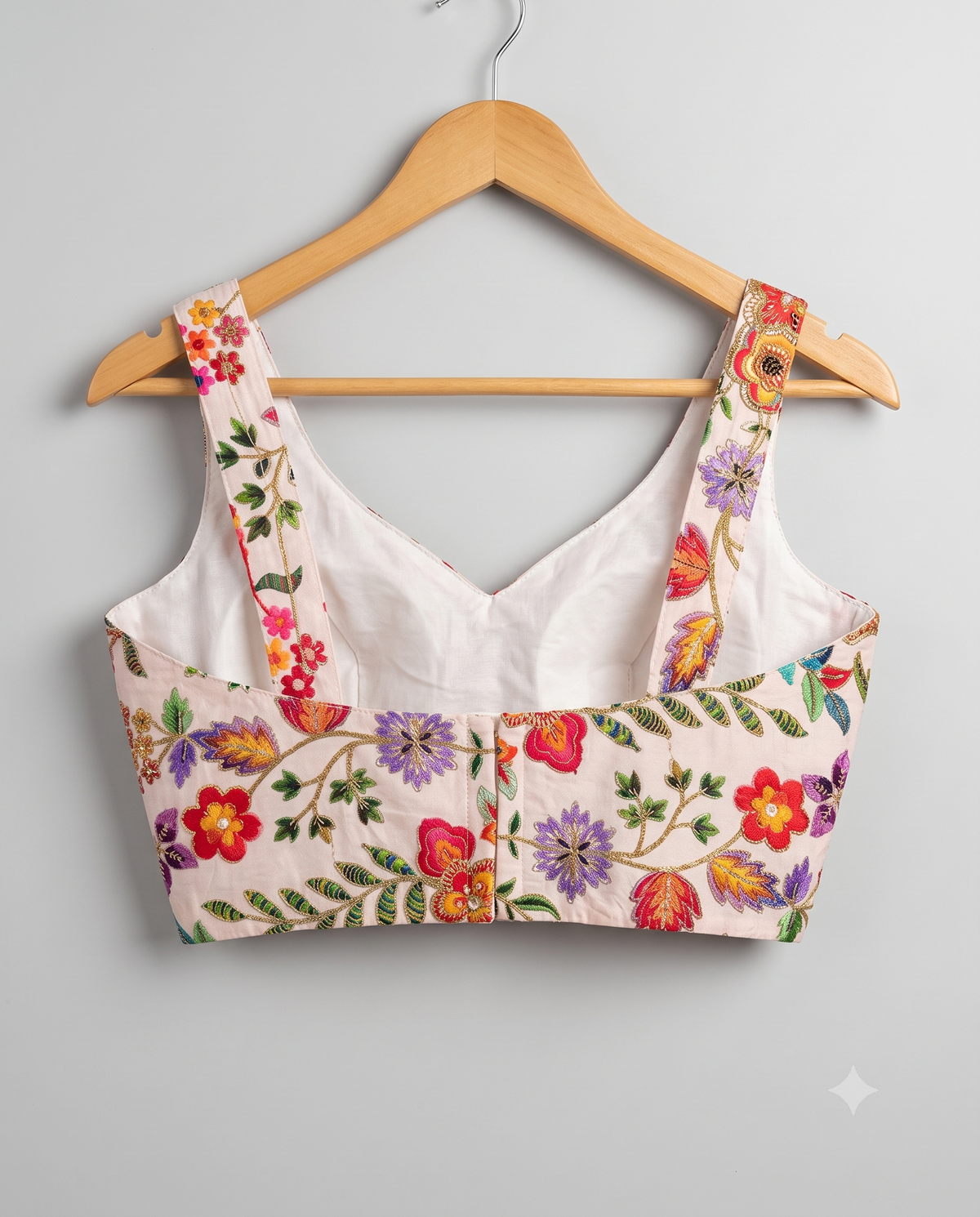 Royal Position Print Sleeveless Designer Blouse