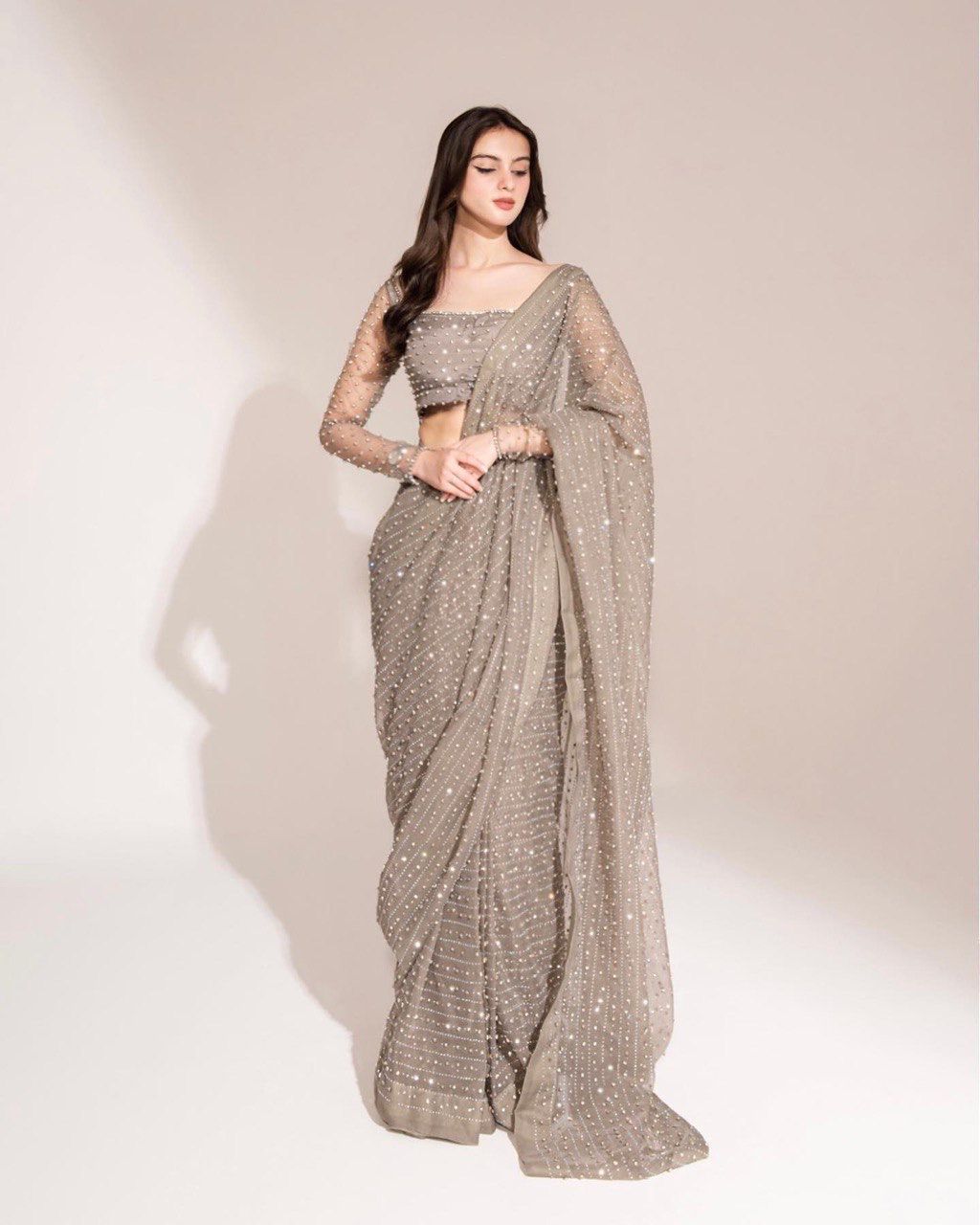 Modern touch ,Here we Presenting Exclusive saree