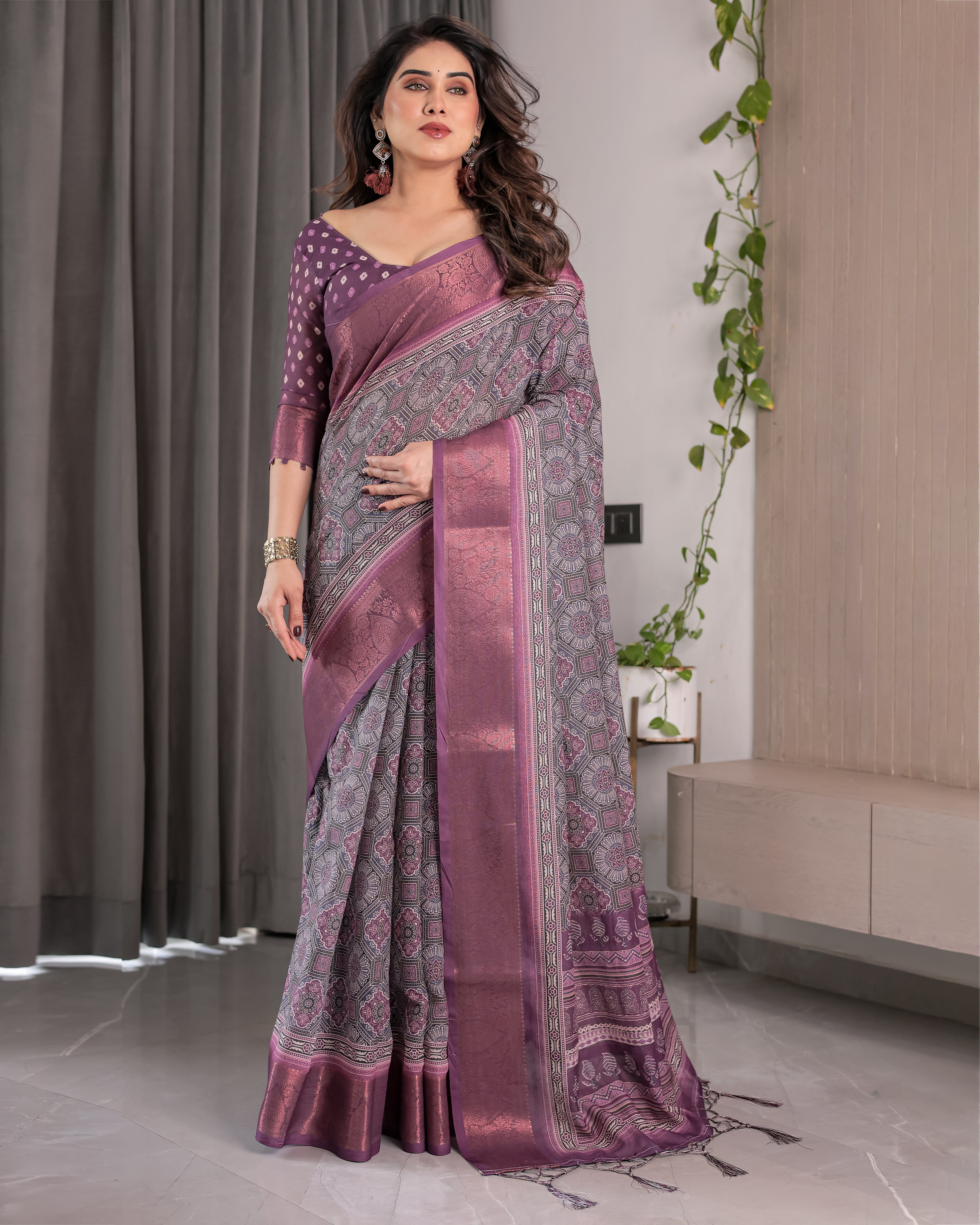 Dusty Purple Handloom Linen Printed Saree with Zari Border, Geometric Floral Motifs & Tasselled Pallu | Attached Blouse Piece | 5.5m Saree + 0.8m Blouse