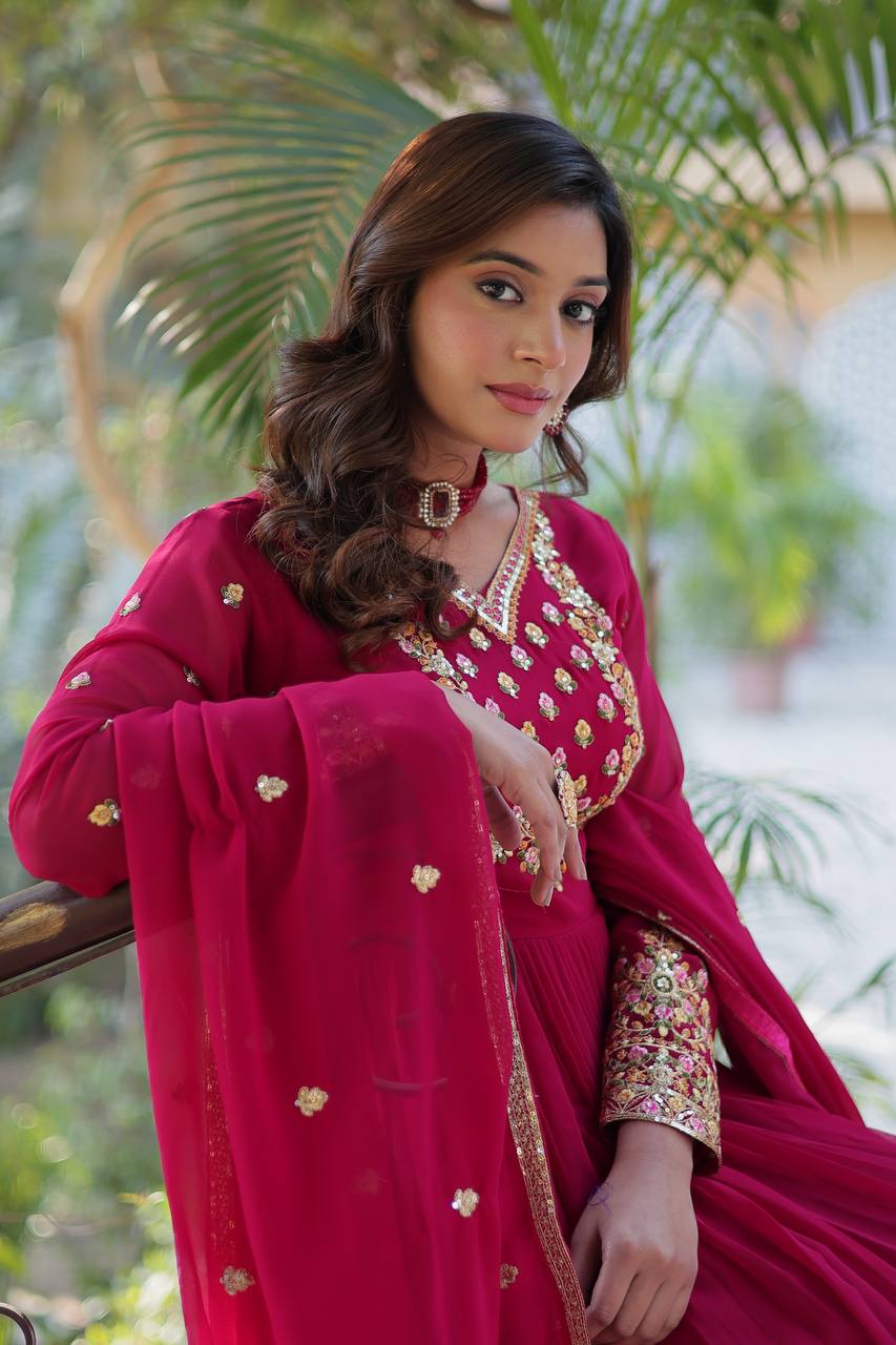 Royal Elegance: Pink Anarkali Suit with Traditional Touch