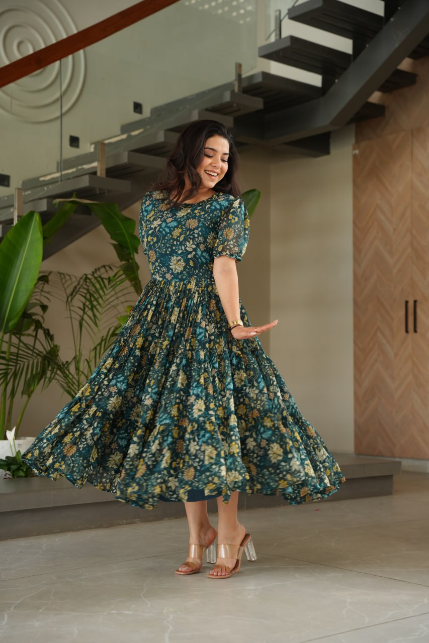 Green Desirable Women's Fully Flair Gown