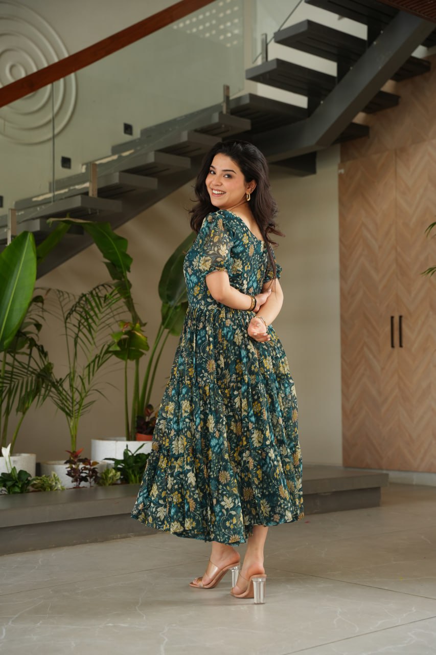 Green Desirable Women's Fully Flair Gown