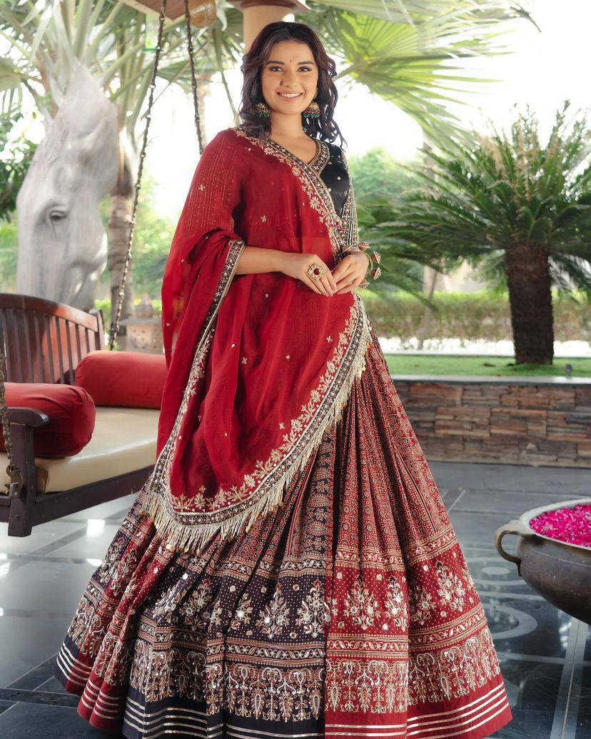 NEW DESIGNER NAVRATRI SPECIAL PRINTED LAHENGA CHOLI