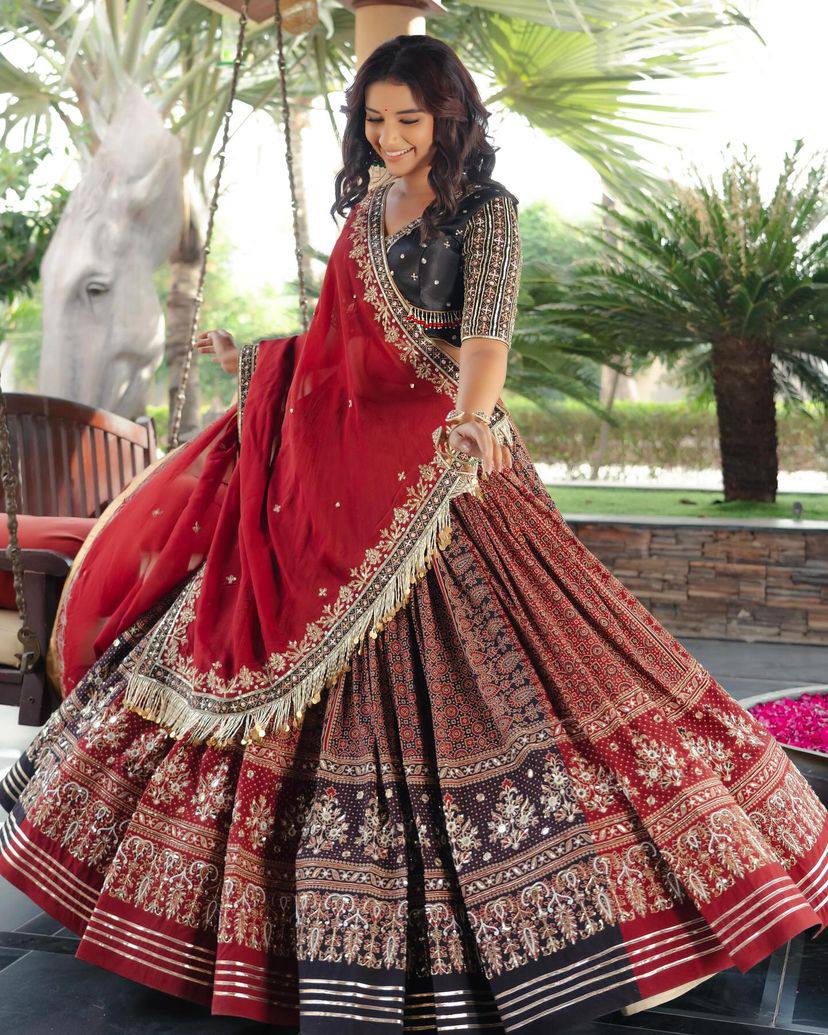 NEW DESIGNER NAVRATRI SPECIAL PRINTED LAHENGA CHOLI