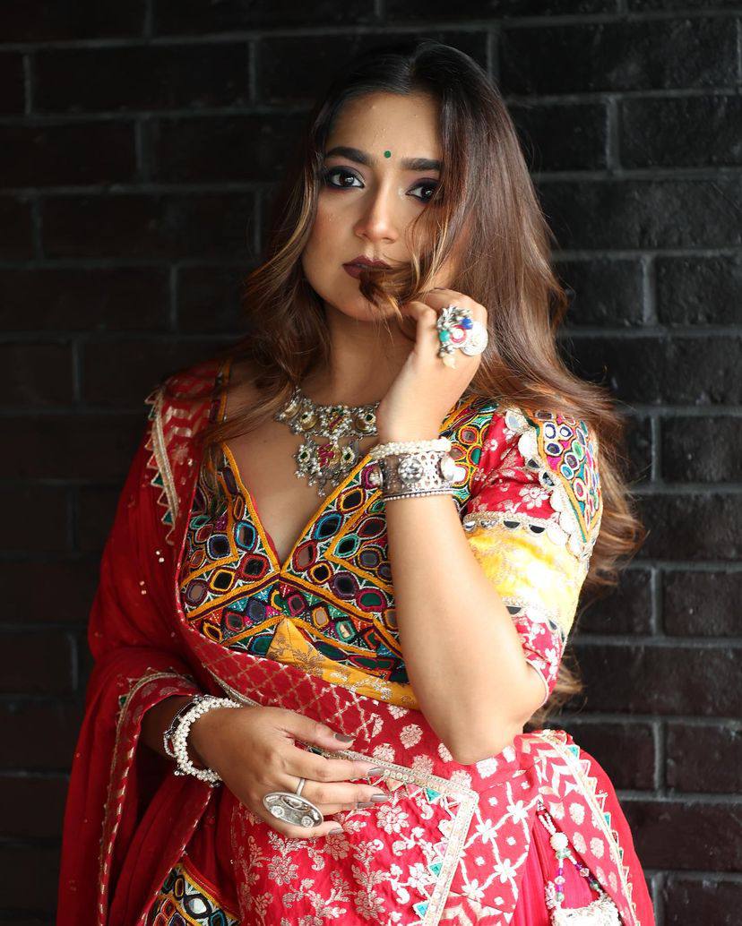 NEW NAVRATRI SPECIAL DESIGNER PRINTED LAHENGA CHOL