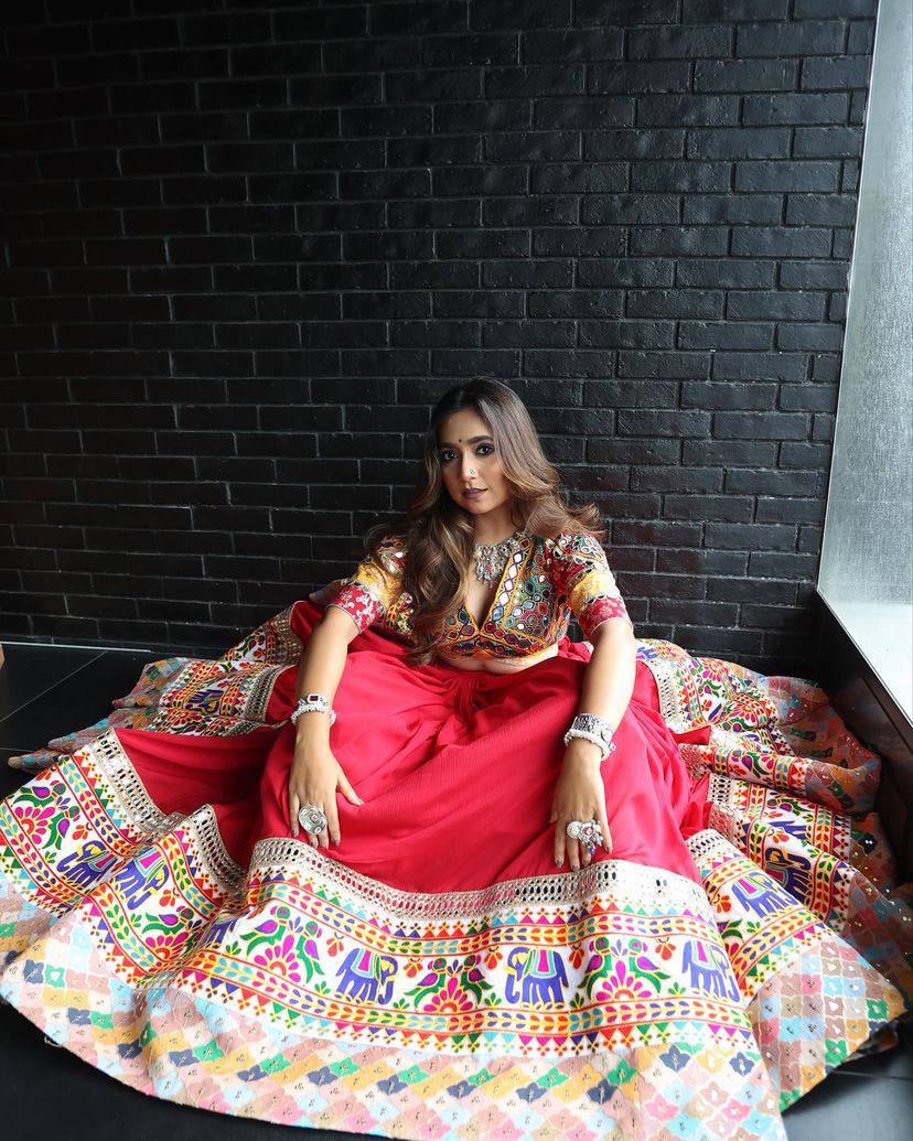 NEW NAVRATRI SPECIAL DESIGNER PRINTED LAHENGA CHOL