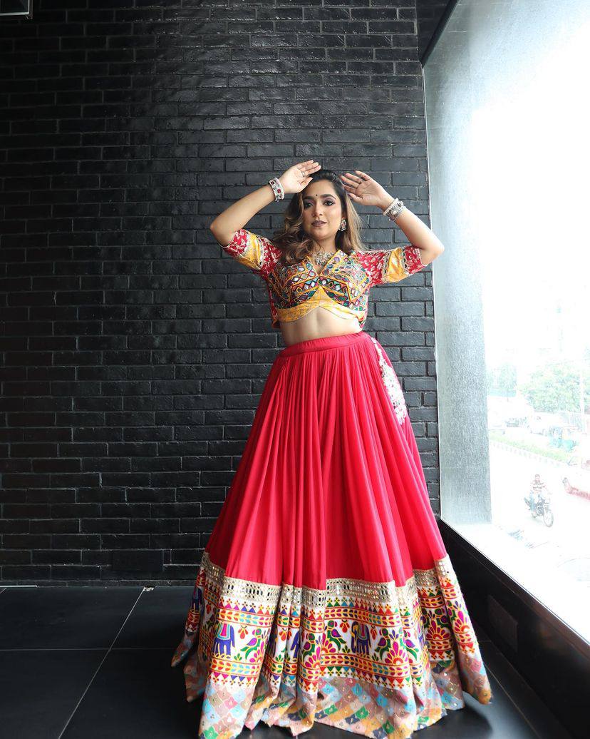 NEW NAVRATRI SPECIAL DESIGNER PRINTED LAHENGA CHOL