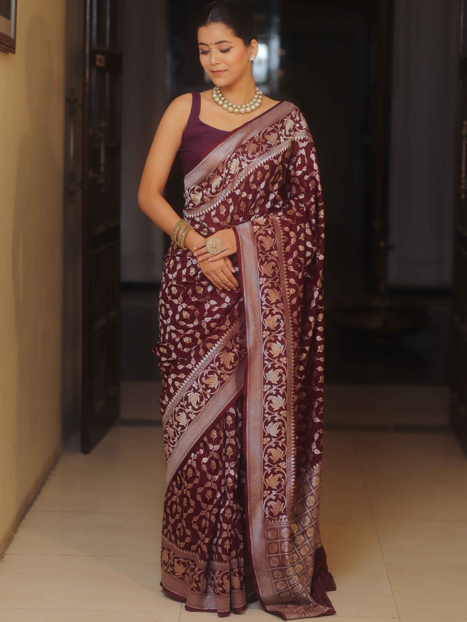 Elegant Banarasi Silk Saree with Silver Zari Weaving & Rich Pallu