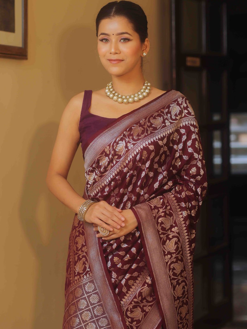 Elegant Banarasi Silk Saree with Silver Zari Weaving & Rich Pallu