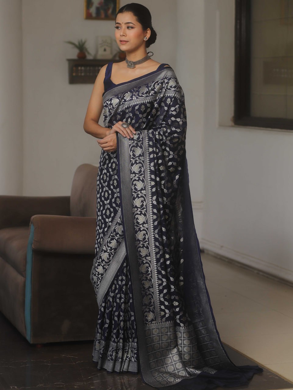 Elegant Banarasi Silk Saree with Silver Zari Weaving & Rich Pallu