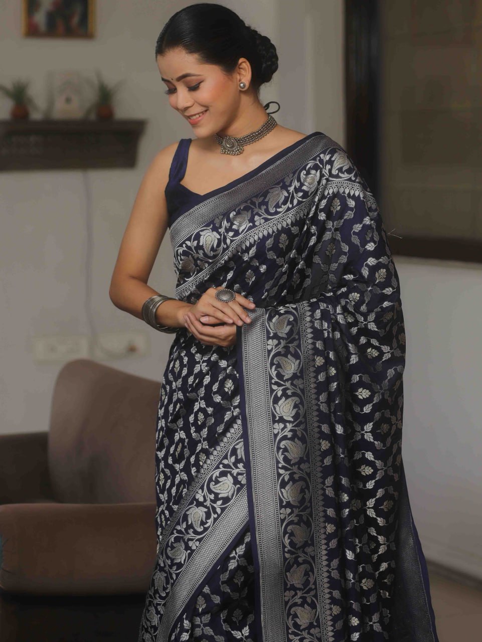 Elegant Banarasi Silk Saree with Silver Zari Weaving & Rich Pallu