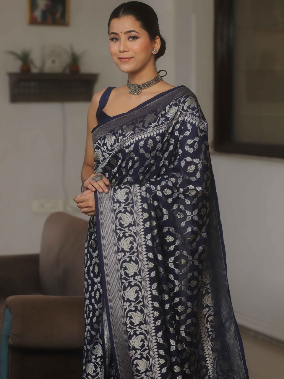 Elegant Banarasi Silk Saree with Silver Zari Weaving & Rich Pallu