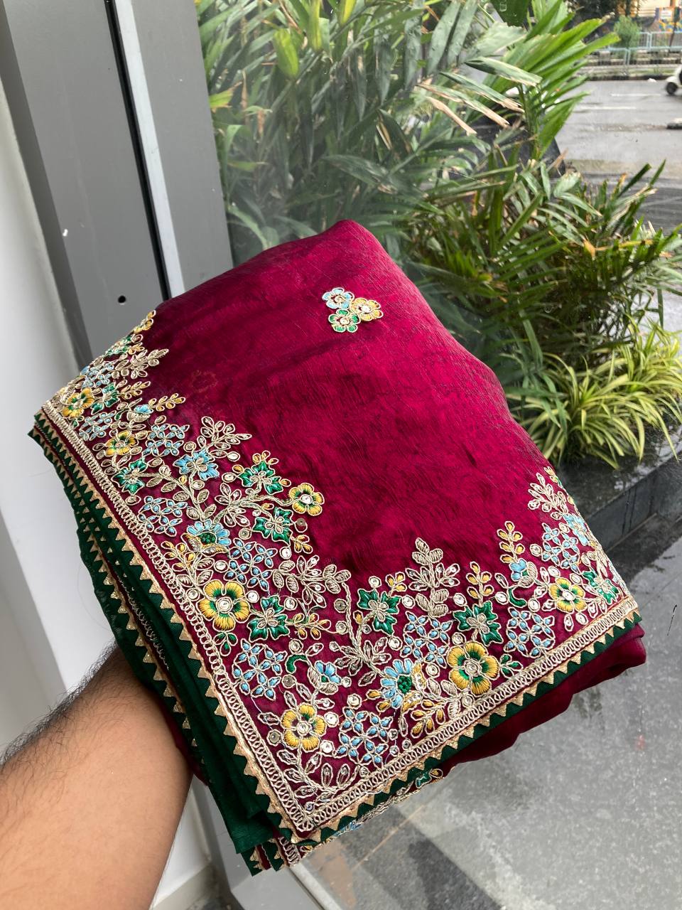 Elegant Fendy Chiffon Silk Embroidered Saree with C-Pallu